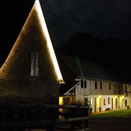Hof Liebeneck Acomodação com café da manhã Osterspai Exterior foto