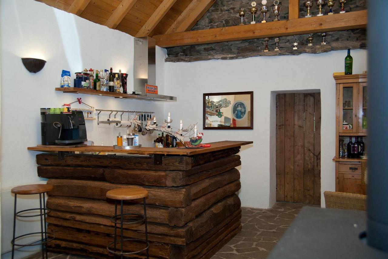 Hof Liebeneck Acomodação com café da manhã Osterspai Exterior foto